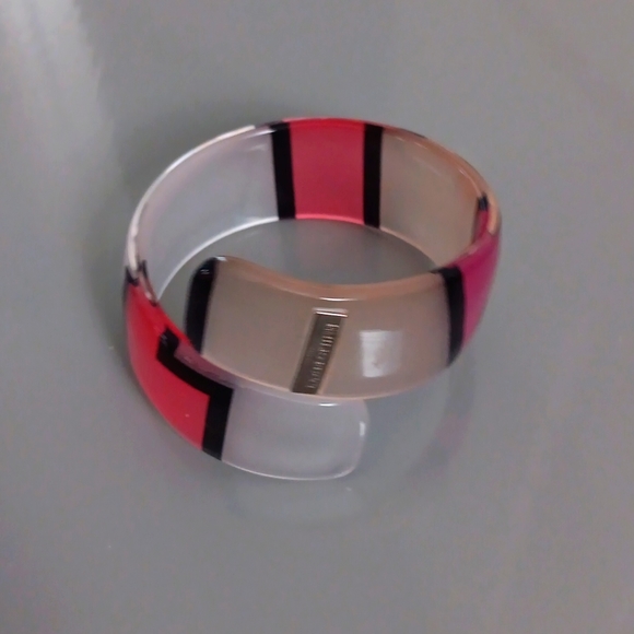 Emilio Pucci Jewelry - Emilio Pucci acrylic bracelet Small To 7 in wrist
